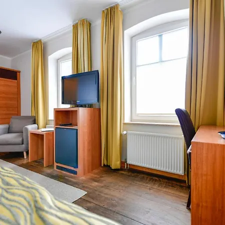 Hotel - &