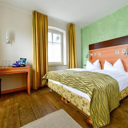- & Hotel Burg (Spreewald)