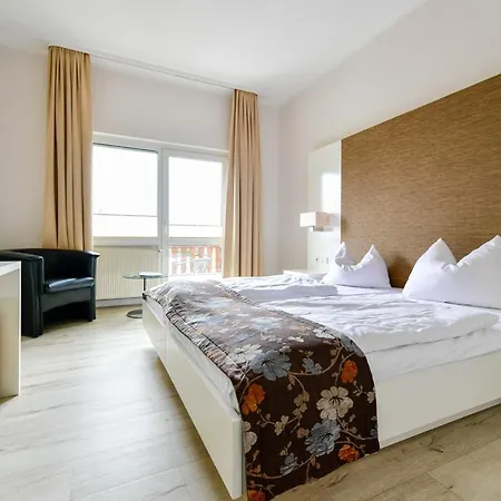 - & Hotel