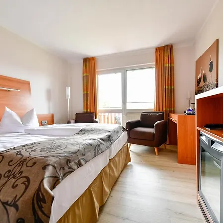 - & Hotel 4*