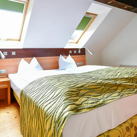 - & 4* Burg (Spreewald)