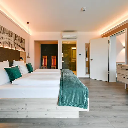 - & 4* Burg (Spreewald)