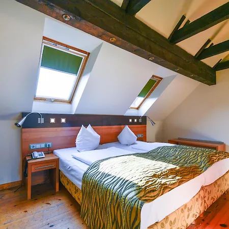 - & Hotel Burg (Spreewald)