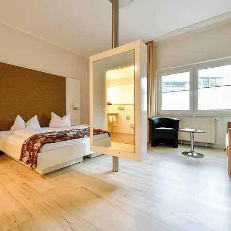 酒店 Im Spreewald - & 4*